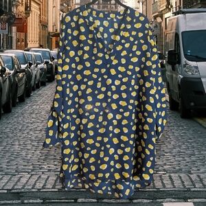 EUC Boutique Stylish Blue and Yellow Spotted Blouse Size 1X